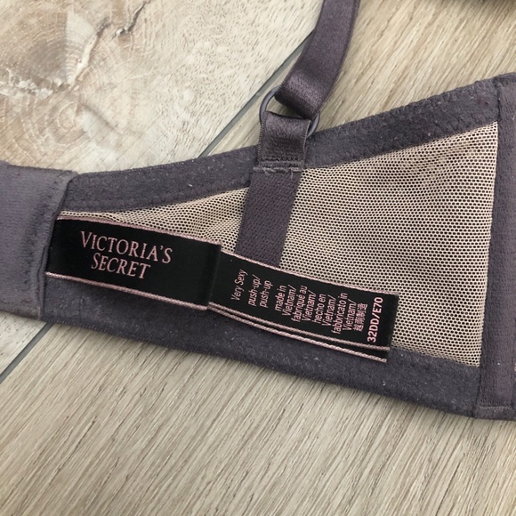 Victoria’s Secret Push Up Bra - Picture 4 of 4